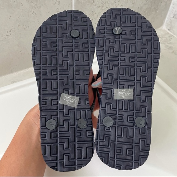Tommy Hilfiger Women’s Flip Flop Size 5 - Picture 2 of 10